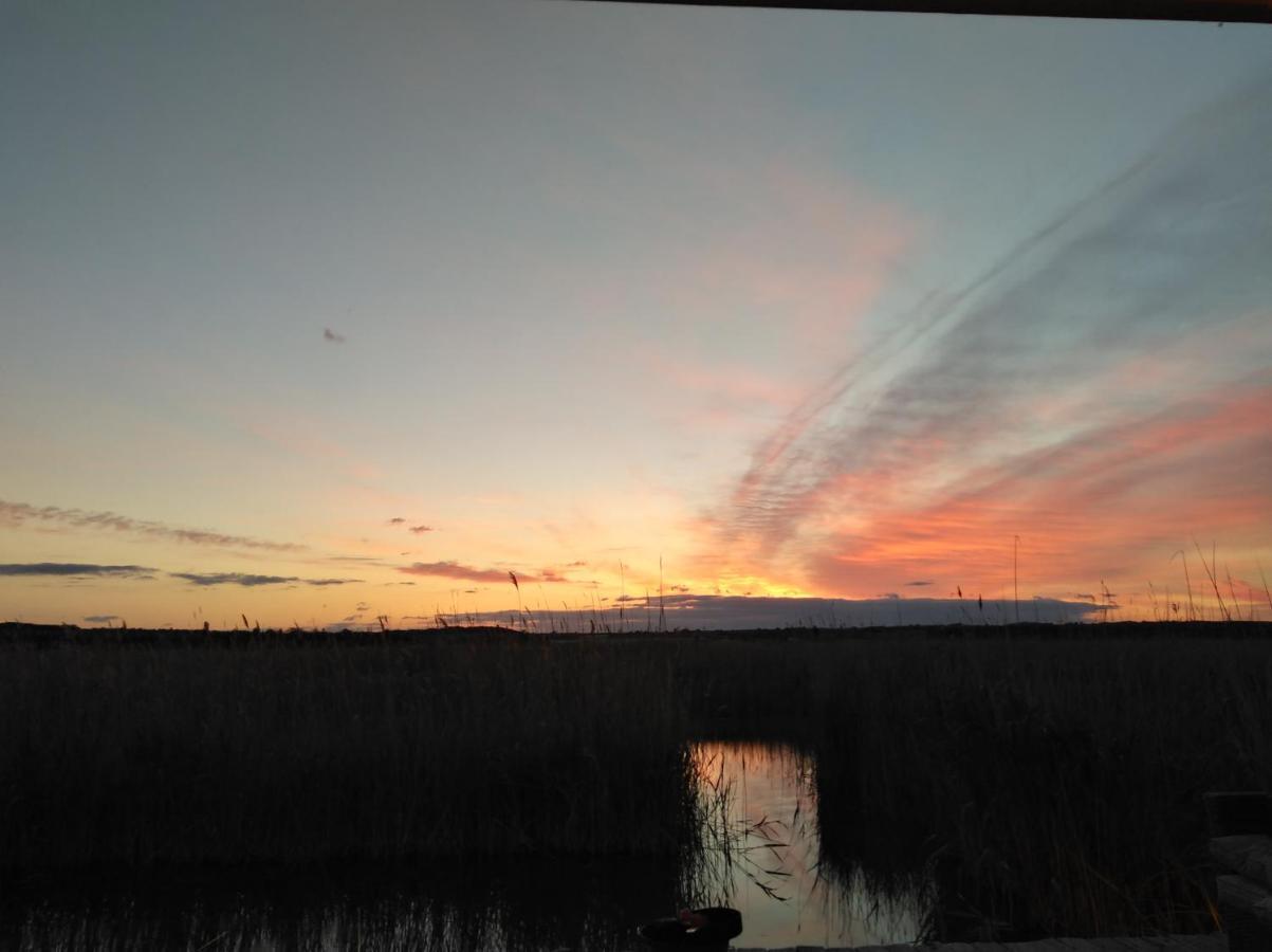 Pfahlbau Sunset I Toplage Elektroboot Inklusive Руст Екстериор снимка