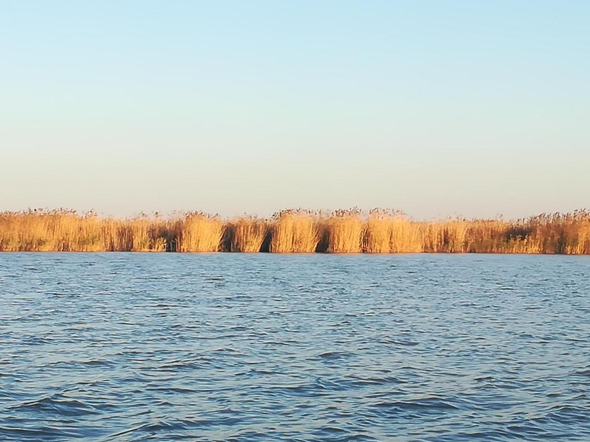 Pfahlbau Sunset I Toplage Elektroboot Inklusive Руст Екстериор снимка